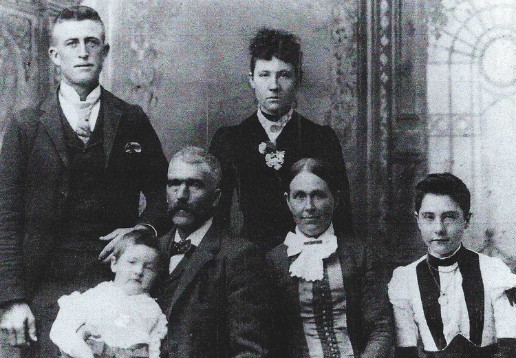 Family portrait of the Pomeroys